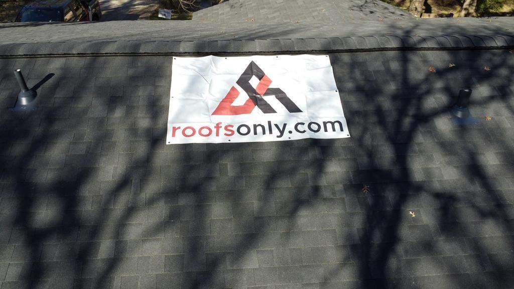 Onyx Black - Owens Corning TruDefinition Oakridge by RoofsOnly.com
