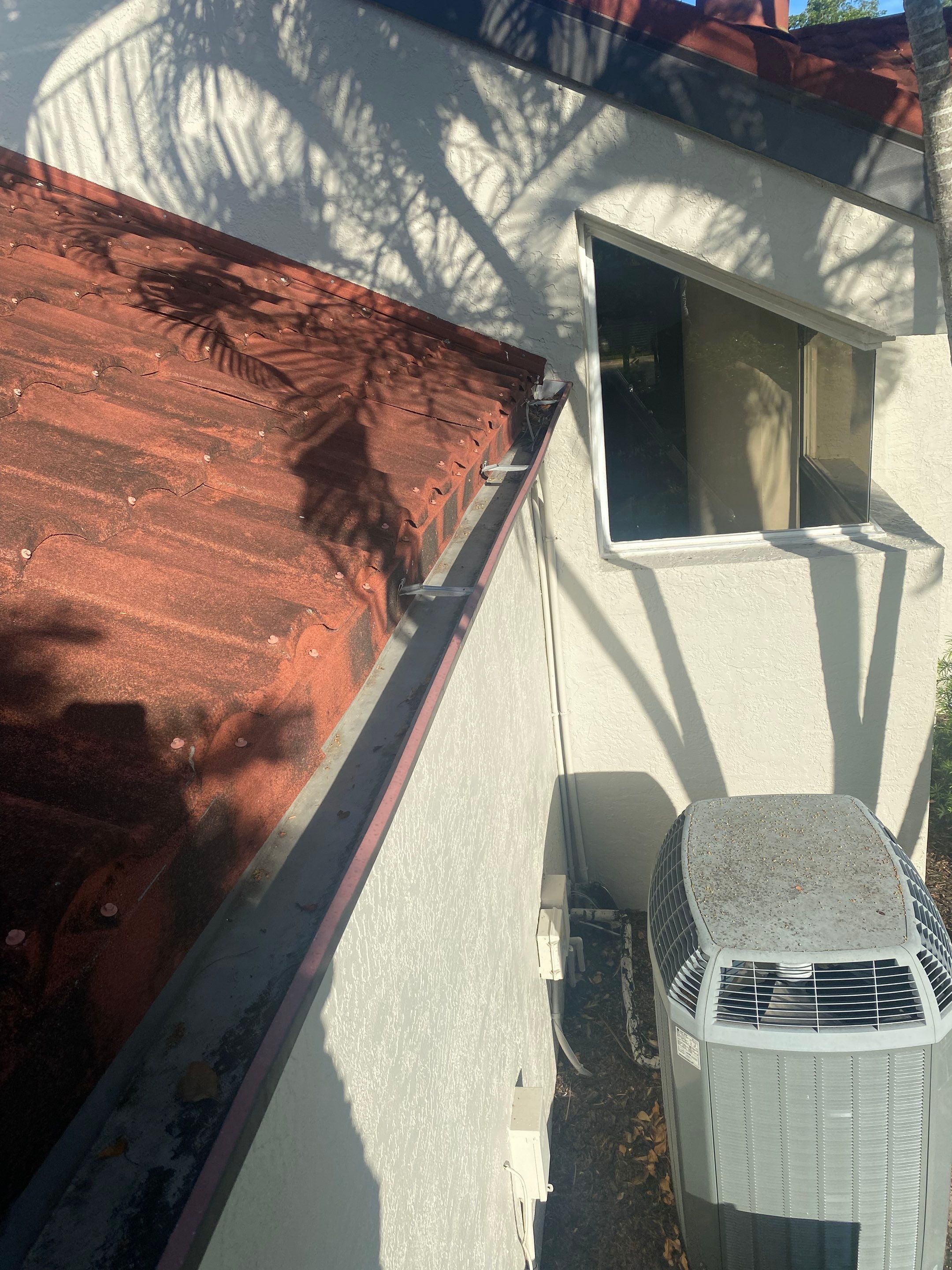 Seamless Aluminum Gutters in Fort Myers FL by Gutter Professors
