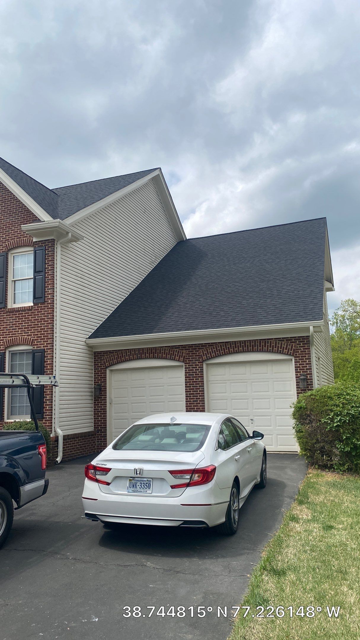 Springfield: CertainTeed Landmark Pro Designer Shingles in Max Def Charcoal Black by RM Banning, Inc.