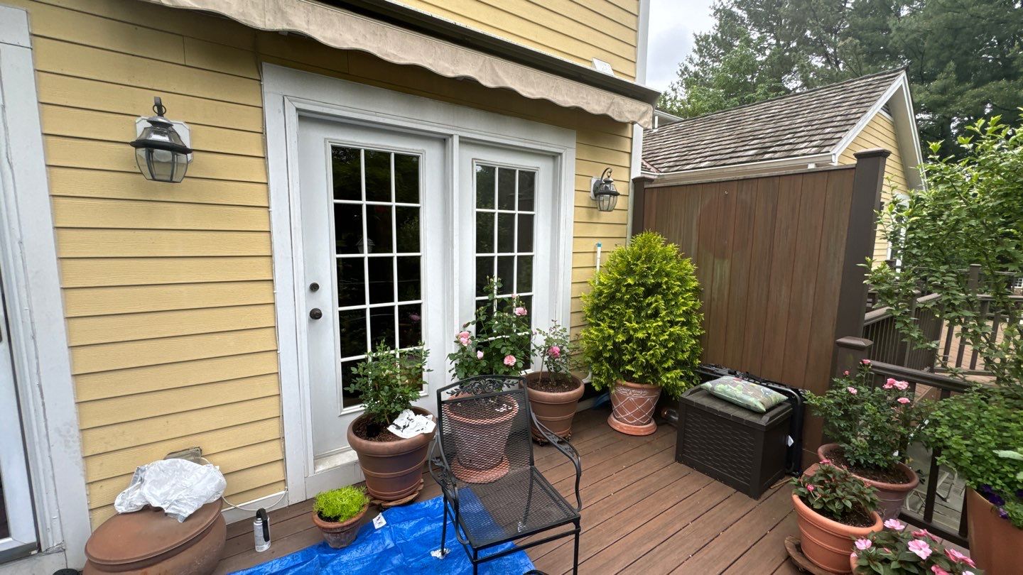 Arlington: CertainTeed Grand Manor Designer Shingles in Weathered Wood by RM Banning, Inc.