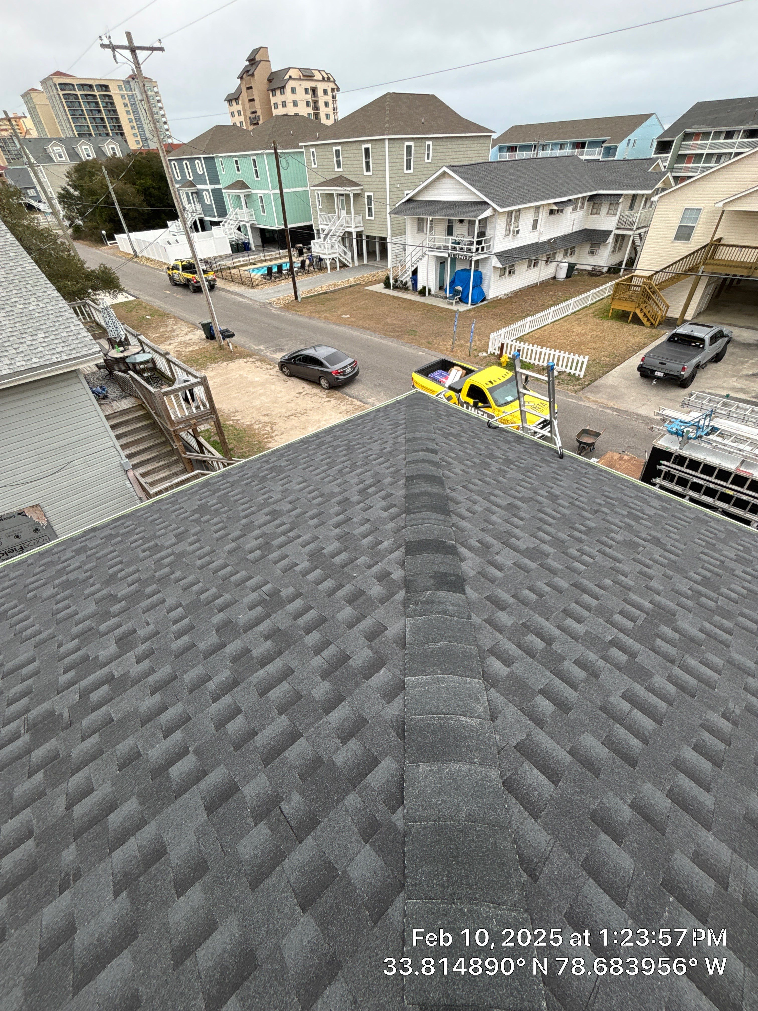 GAF HDZ - Charcoal by Linta Roofing Inc