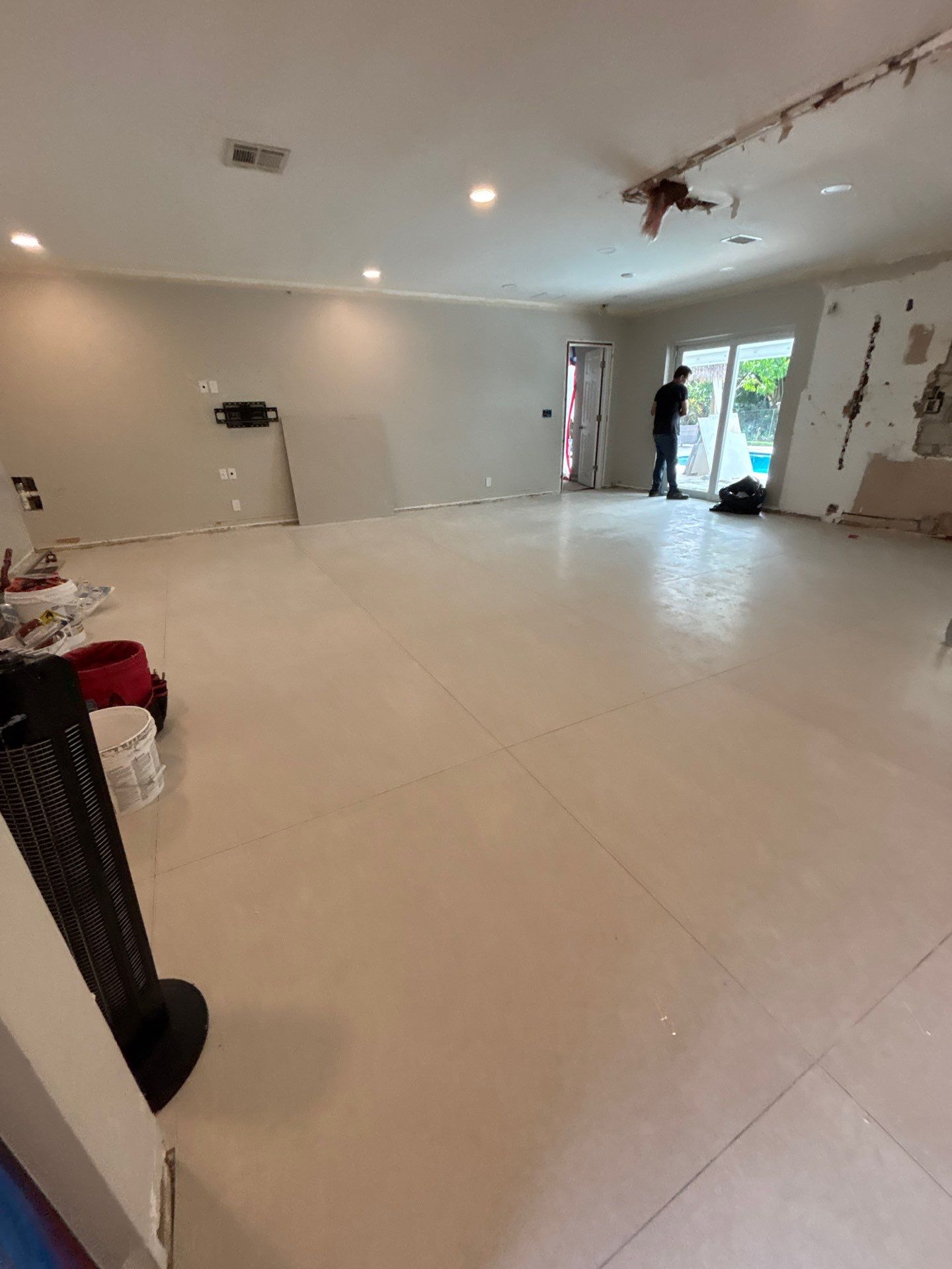 48x48 Flooring - East Boca Raton by Hevi Tile