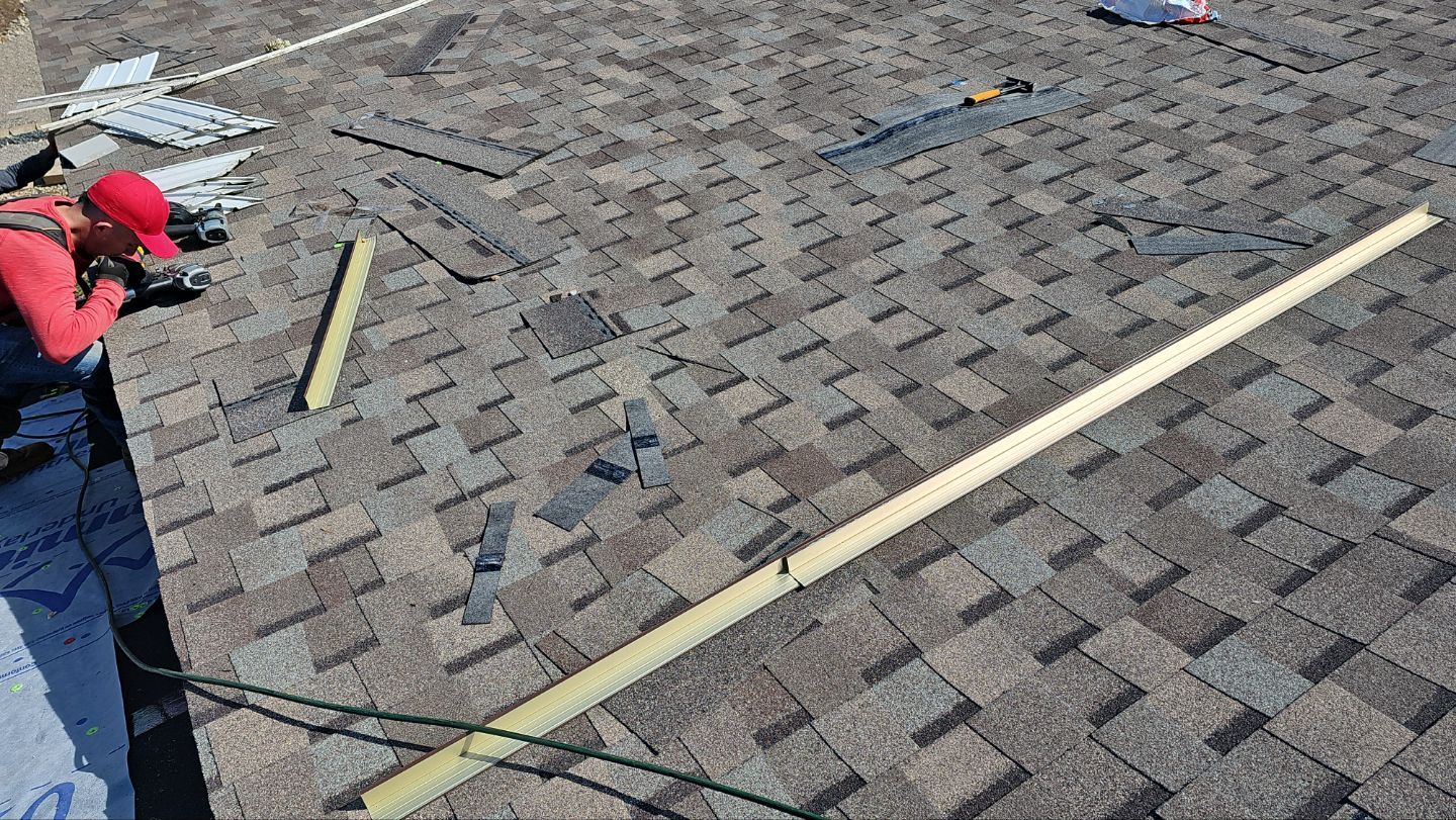 Atlas Pinnacle Color: Majestic Shake; Drip Edge Color: Royal Brown by Eagle Eye Roofing
