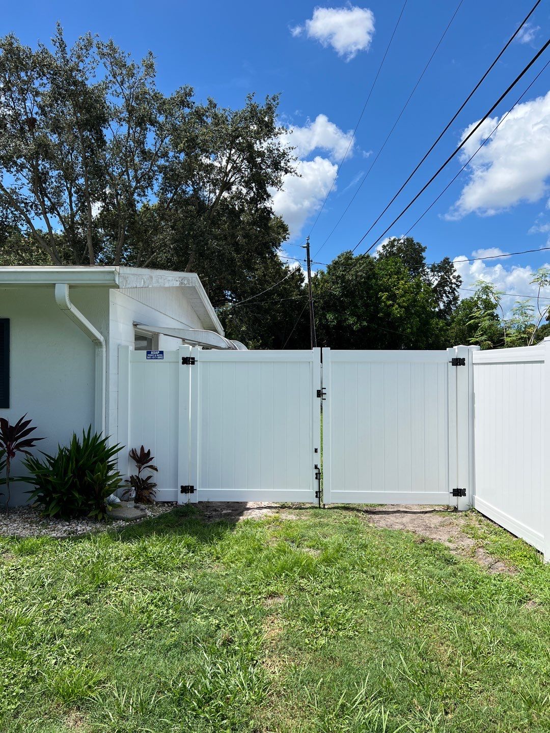 Sarasota, FL 6ft. Tall White Vinyl Privacy Fence  by Asap fence and gates, LLC
