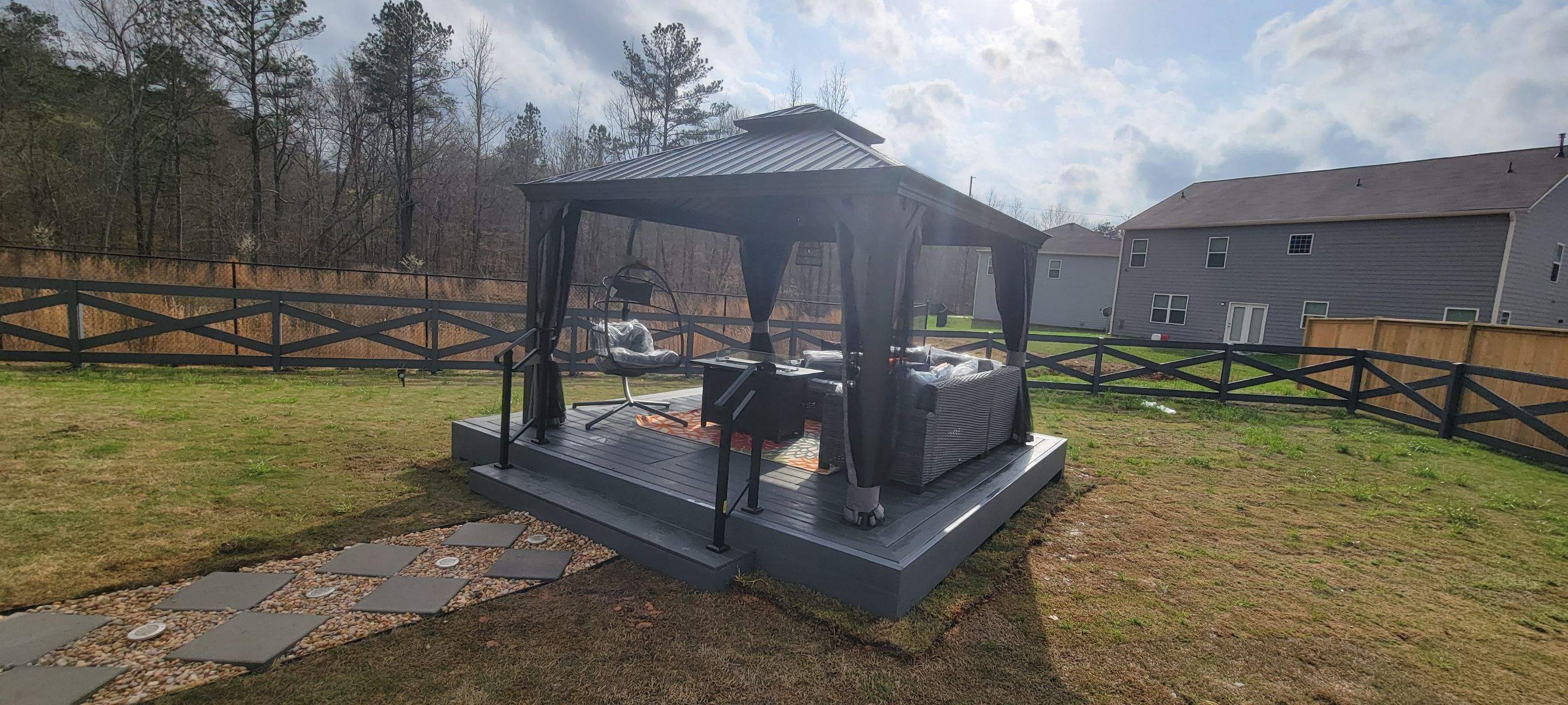 Exterior Gazebo by Ajayi Design and Construction 