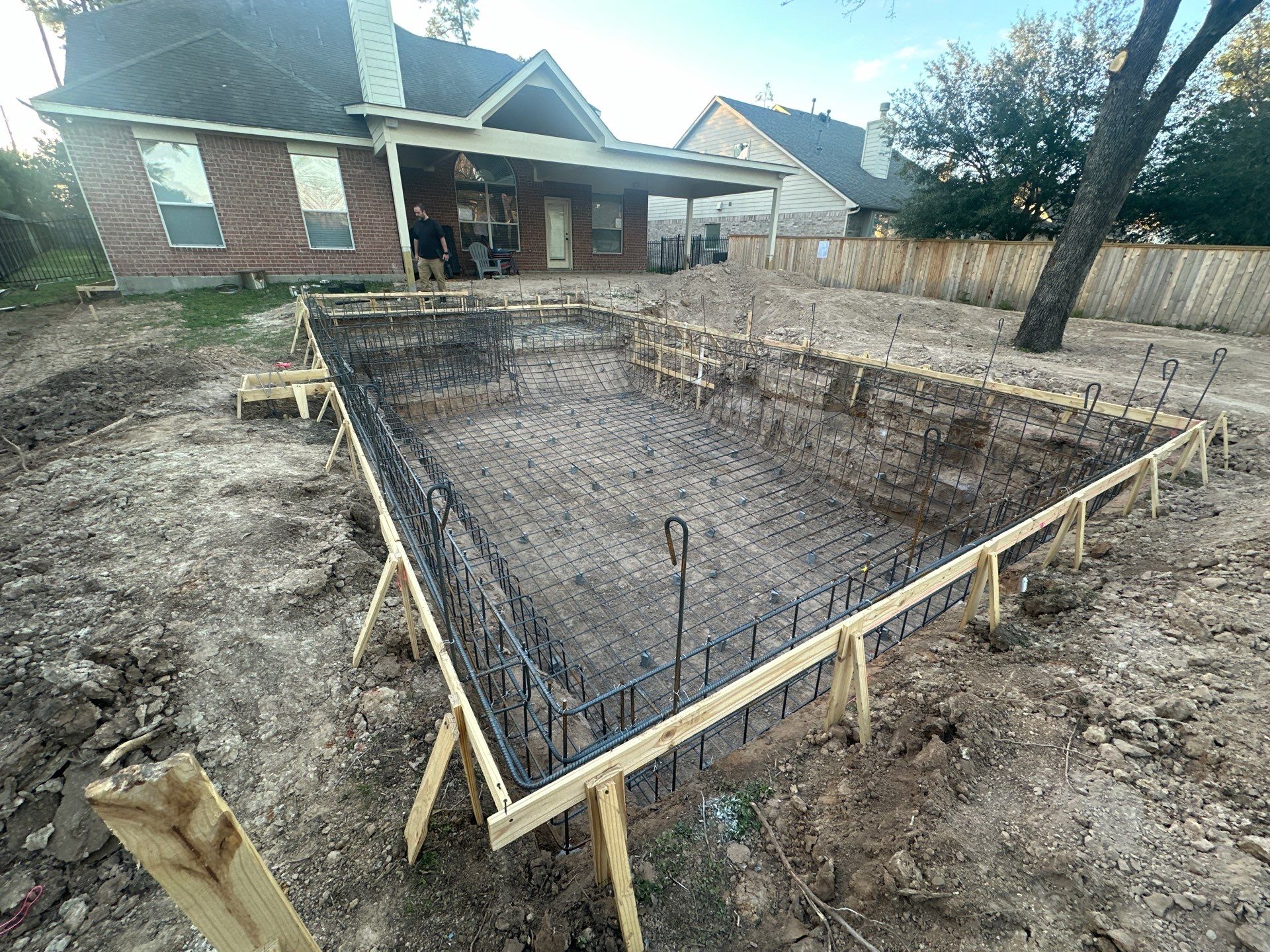 Pool, Patio Cover and Summer Kitchen in Creekside by SophAlx LLC