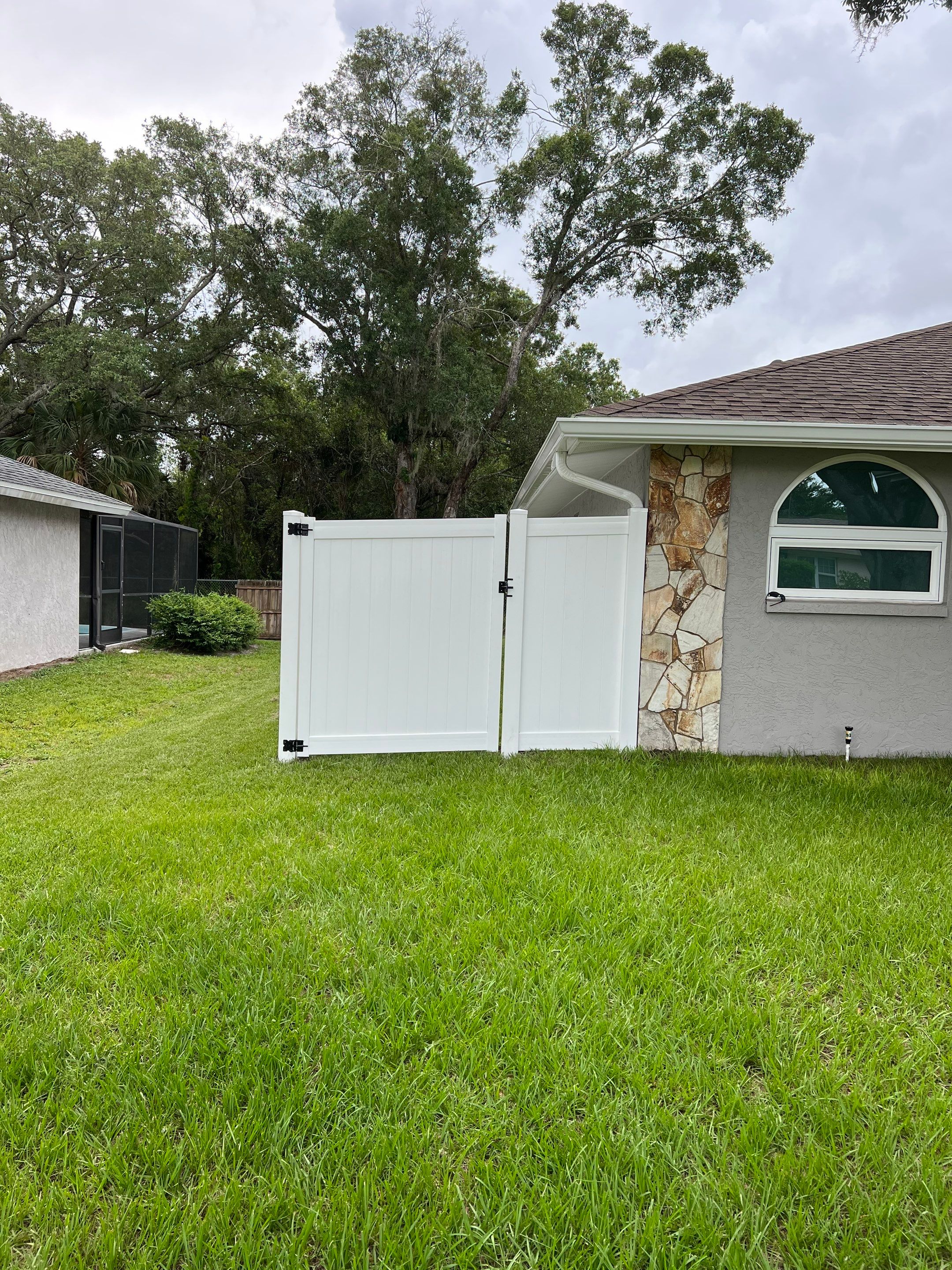 Sarasota, FL 6ft. Tall White Vinyl Privacy Fence by Asap fence and gates, LLC