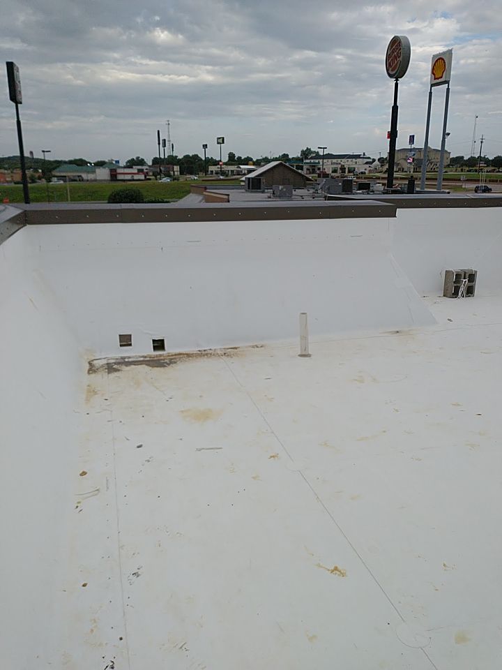 Starbucks New Construction GAF TPO Roof in Denison, TX by Roof Experts