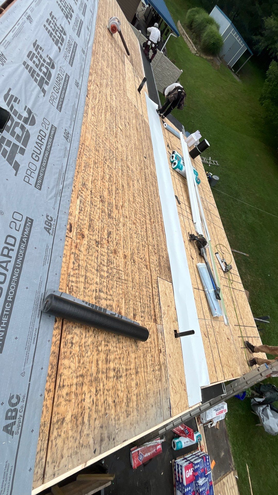 Residential Roofing Installation using GAF Timberline HDZ Hunter Green by Rainstoppers Roofing