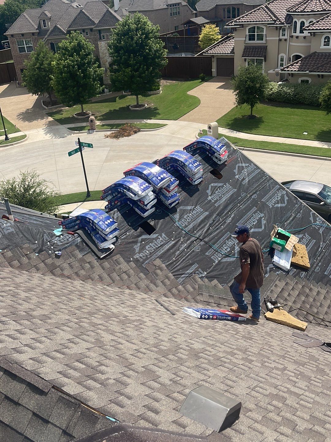 GAF HDZ - Weathered Wood by Elite Roofing LLC