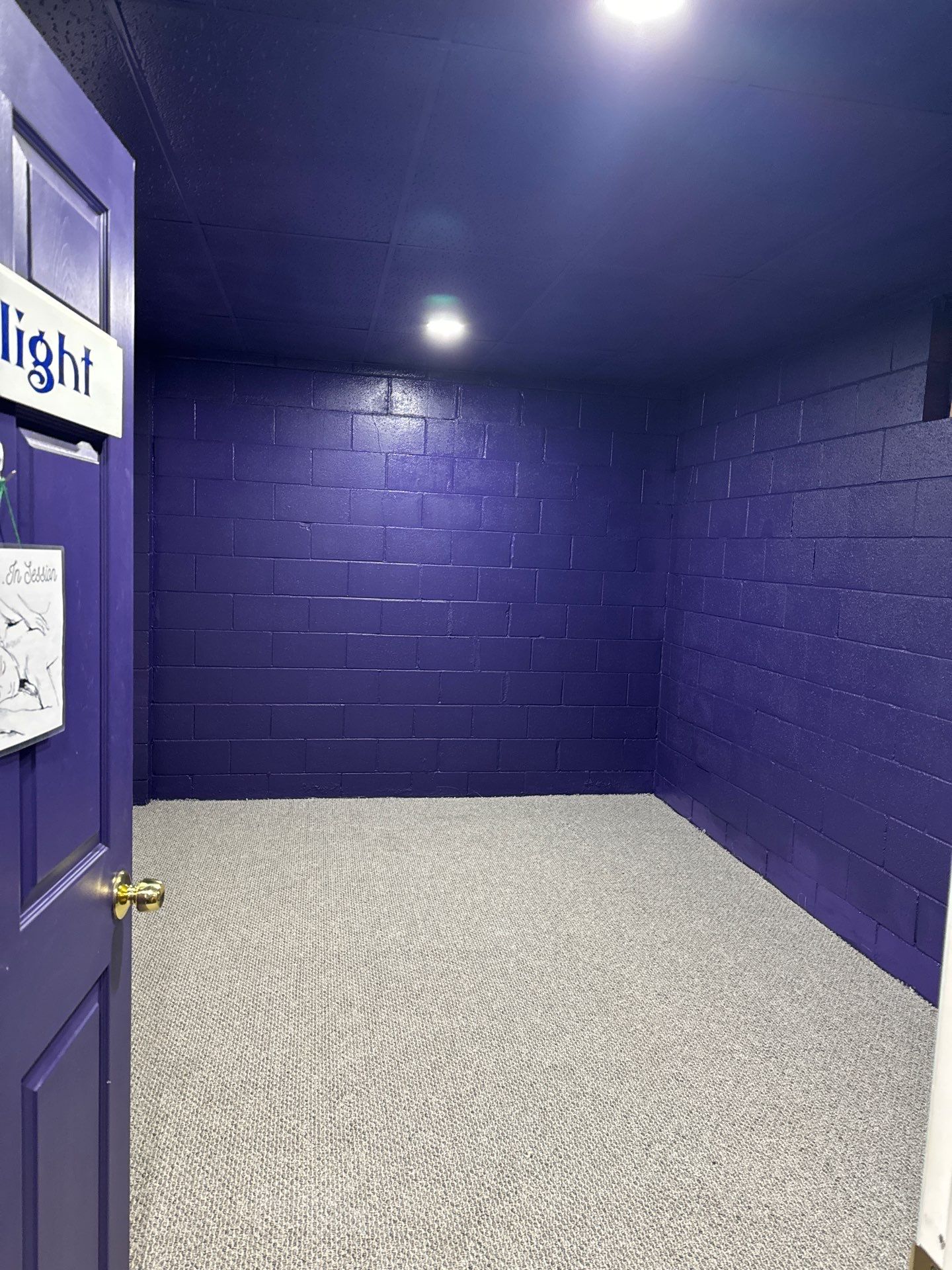 Massage room by Gordon Painting