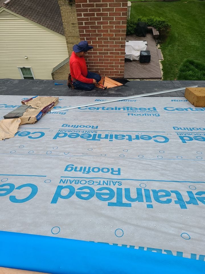 Burke: CertainTeed Landmark Pro Architectural Shingles in Max Def Weathered Wood by RM Banning, Inc.