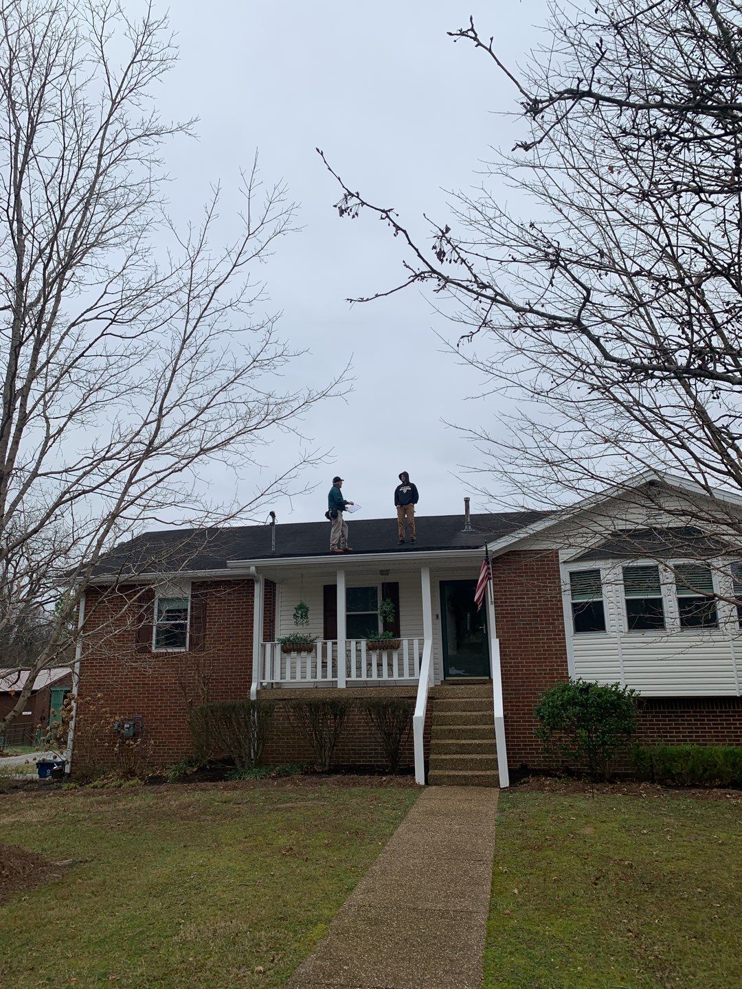 Residential Roofing Installation using Owens Corning Oakridge Roofing System by Undersun Roofing 