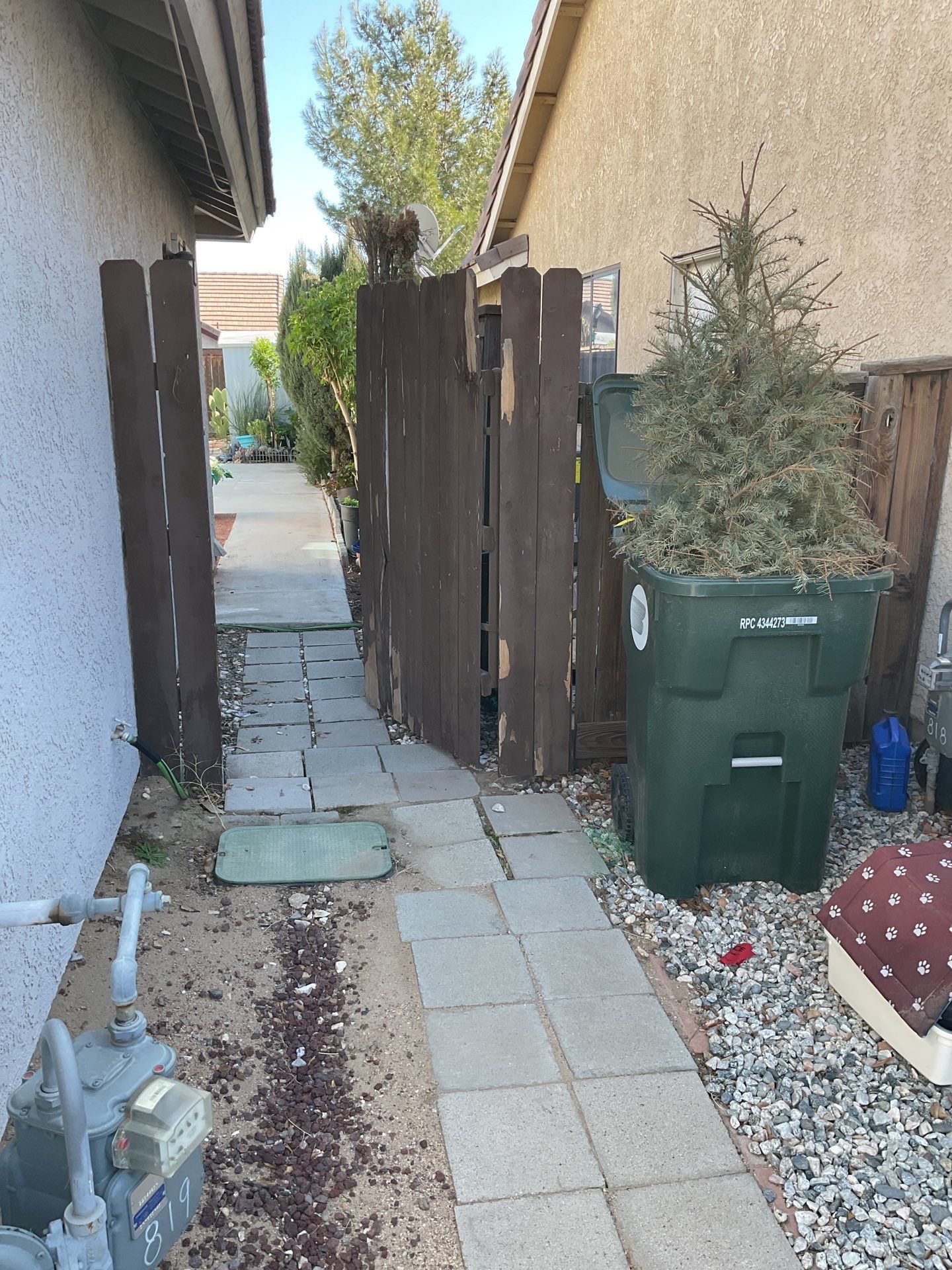 Fence Installation using Vinyl by Fence Guys Inc. 