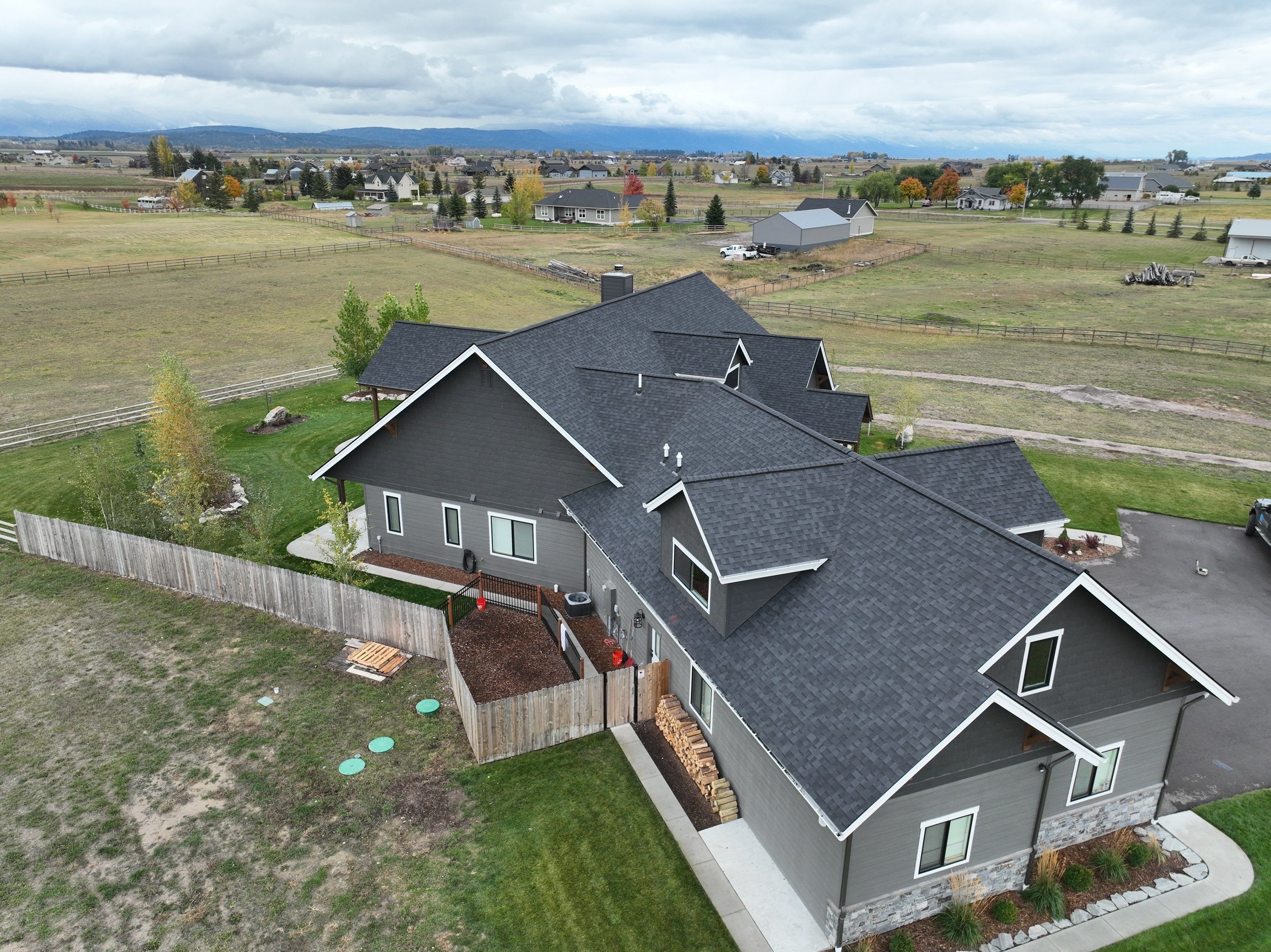 Owens Corning TruDefinition Duration - Onyx Black by Montana Roofing Solutions