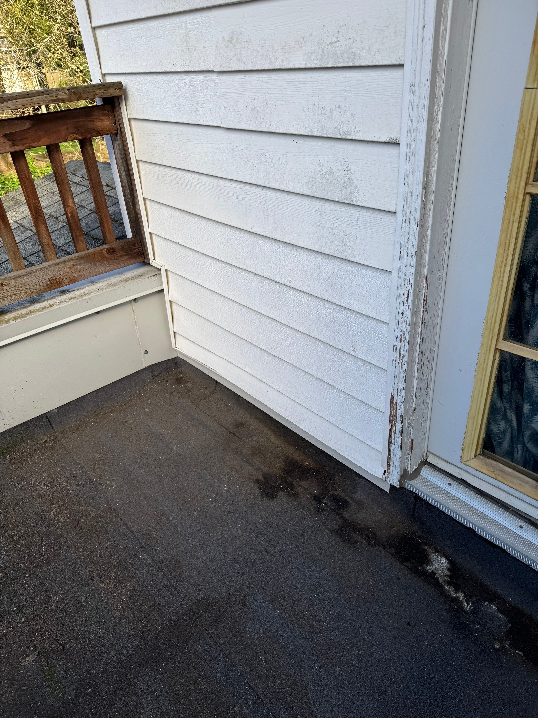 Composite Deck with Aluminum Framing  by YVR Construction Group