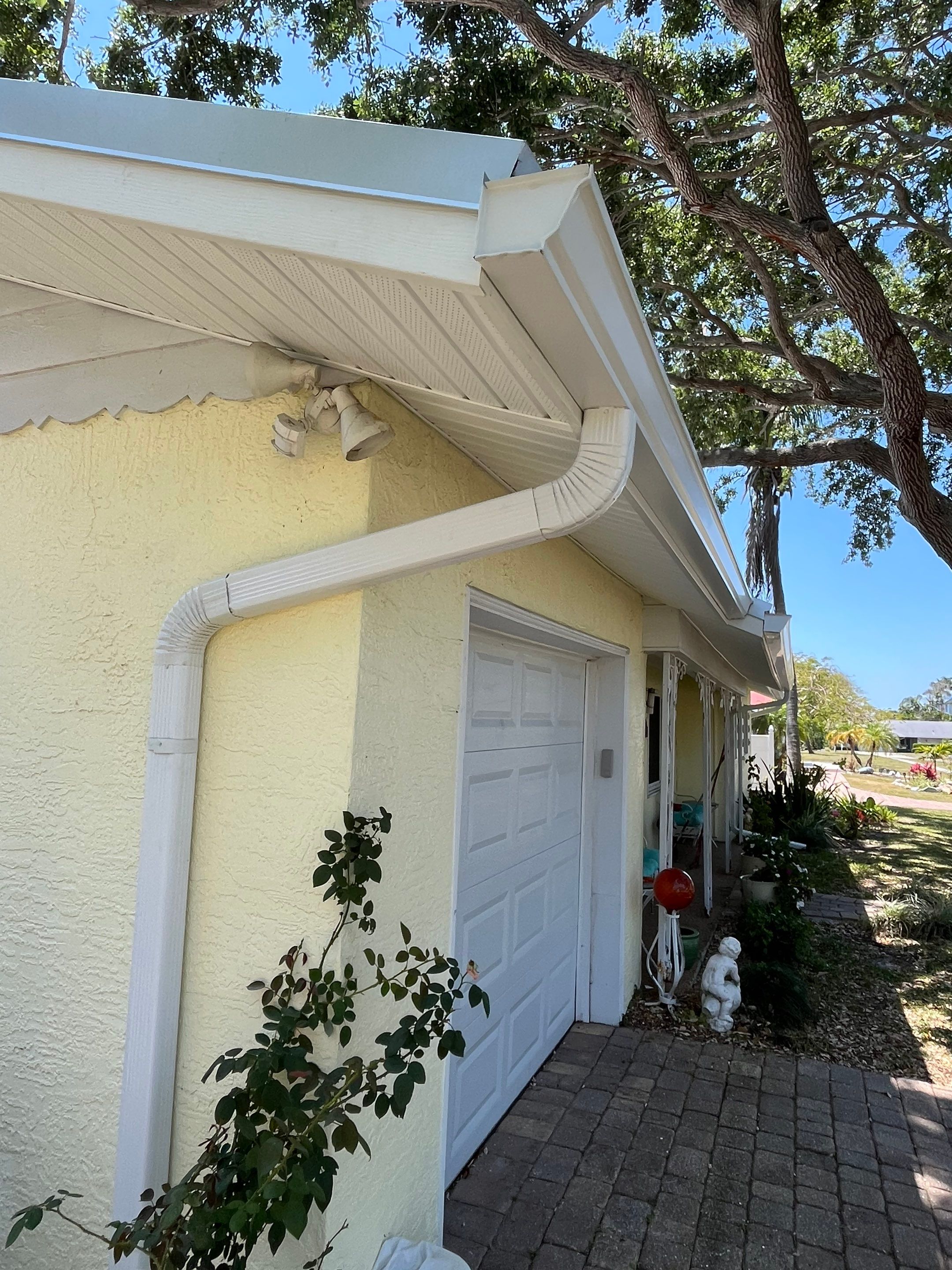 Soffit and Fascia Installation in Sarasota FL by Gutter Professors