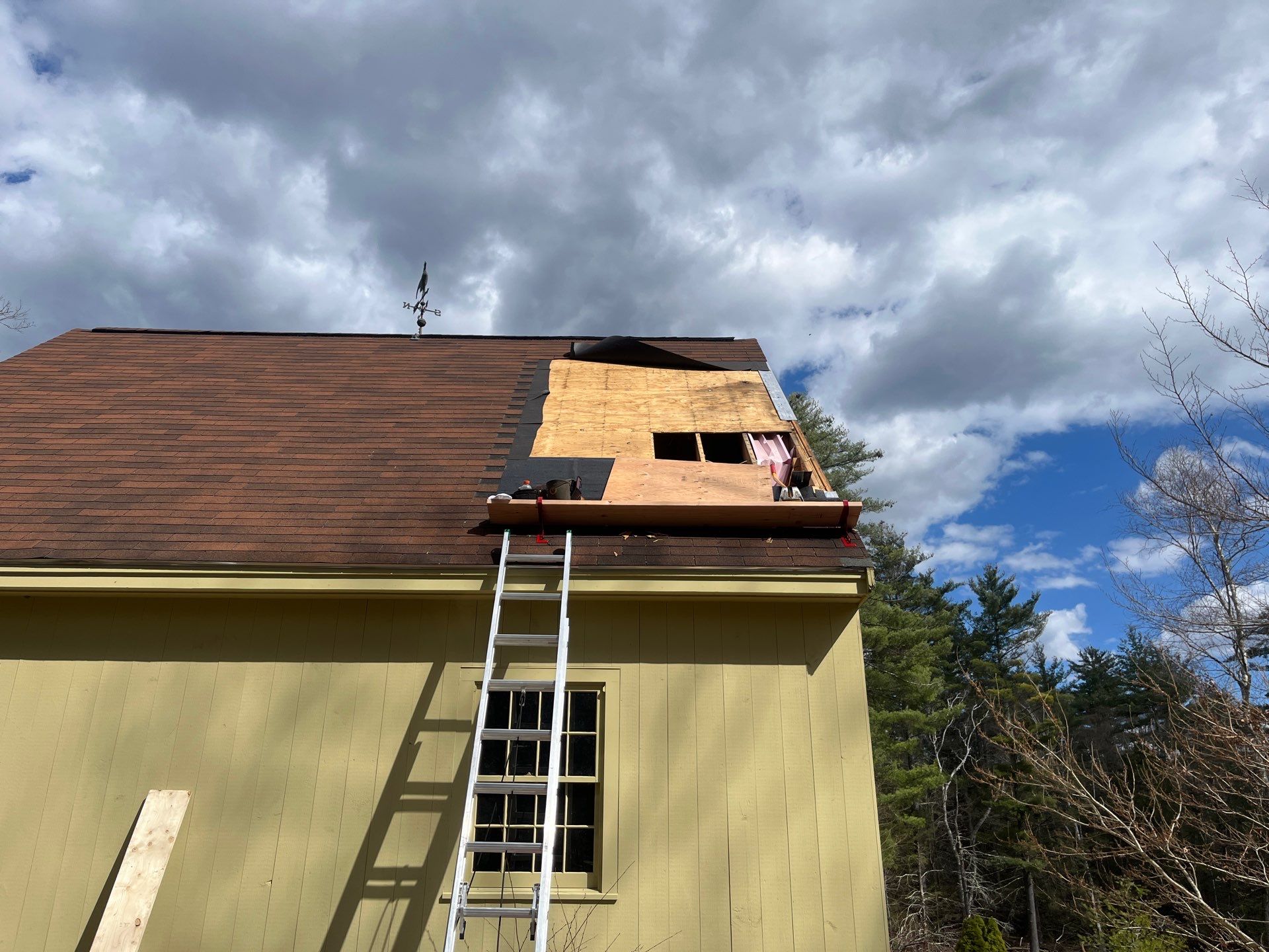 Roof Repair in Deerfield New Hampshire by Tall pine roofing