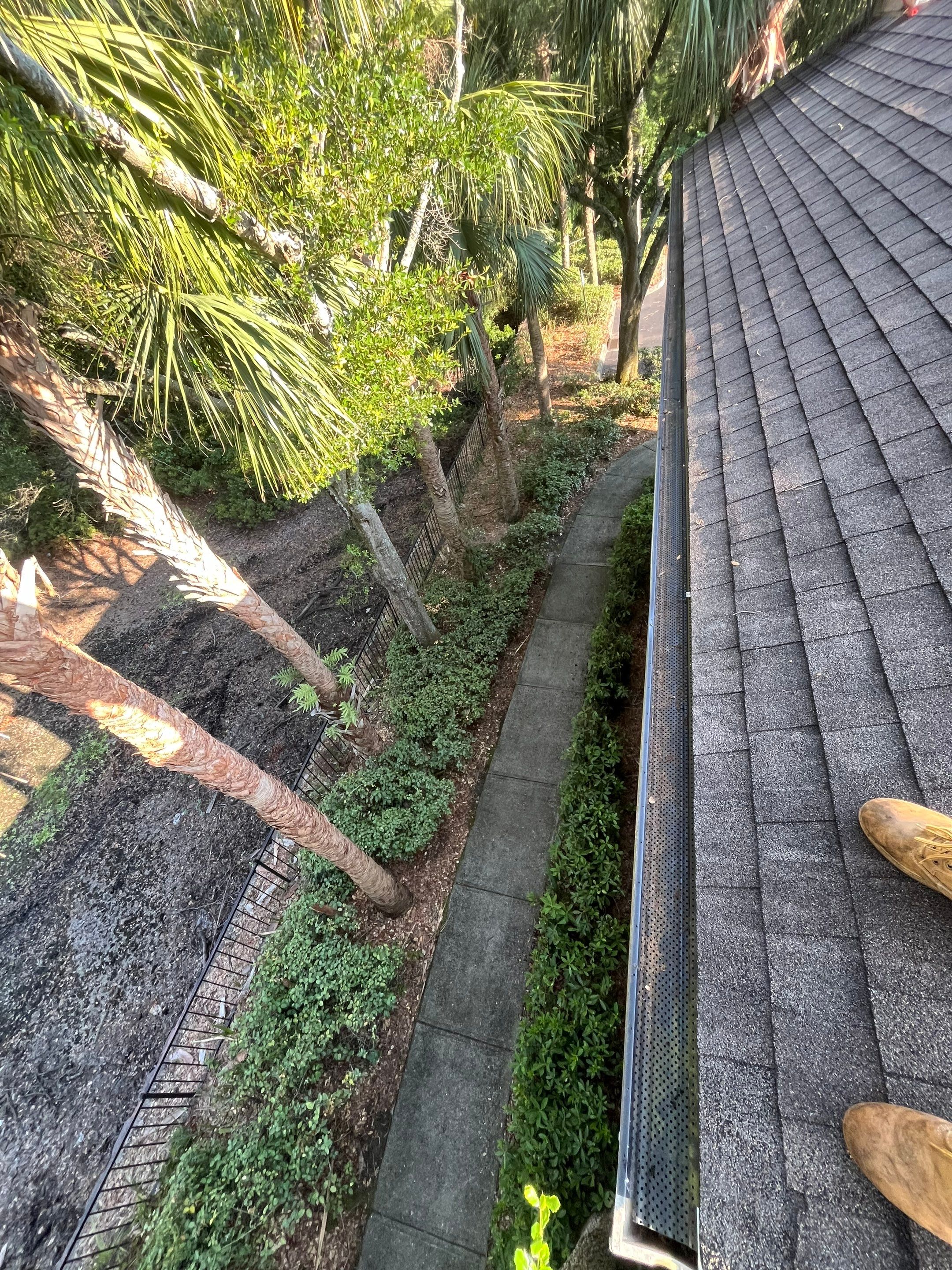 Commercial gutter cleaning Yulee, FL after photo with clean gutters