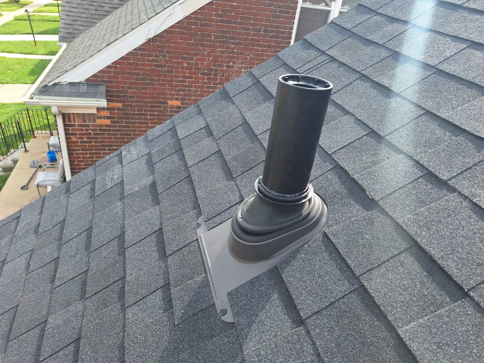 Roof Replacement using Owens Corning Onyx Black by 180 Contractors