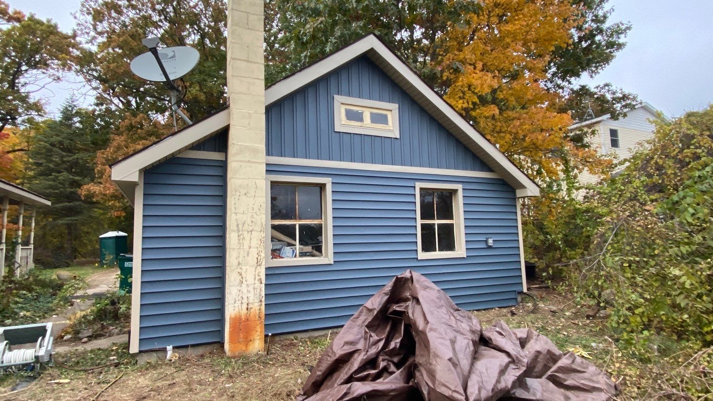 CertainTeed Monogram D5 Pacific Blue + Cedar Impression Shake Driftwood Blend & Pacific Blue + CertainTeed Board & Batten Pacific Blue by 180 Contractors