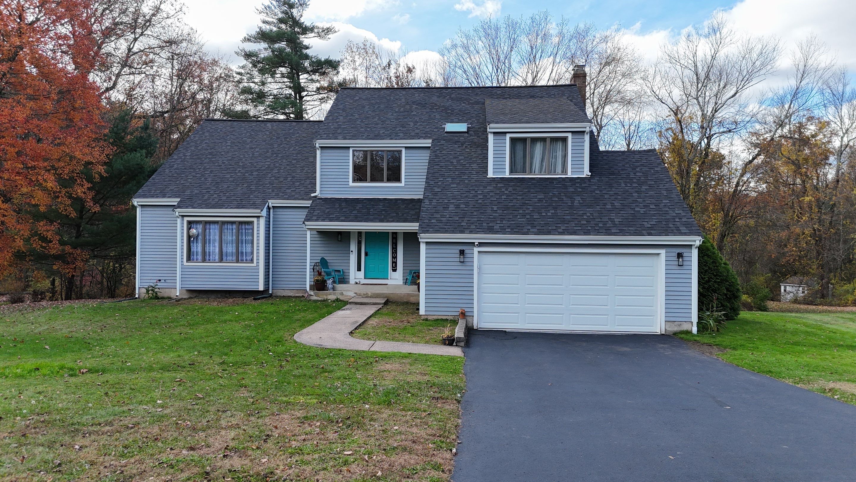Owens Corning Duration: Onyx Black in Farmington, Connecticut by Golden Shield Roofing