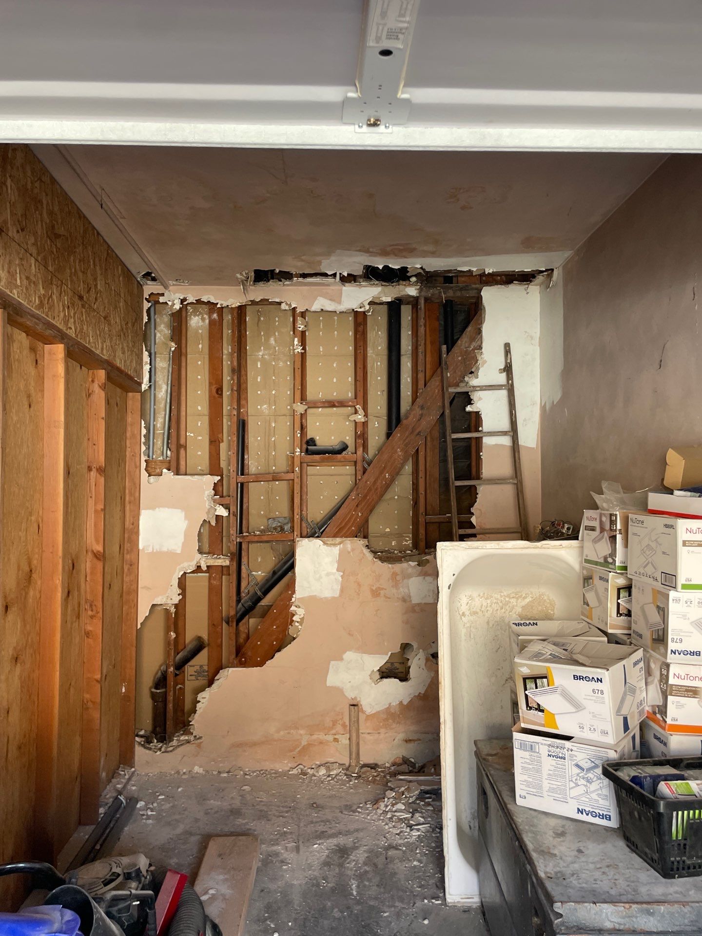 Project in 4553 North Ave by M1 Builds, Inc.