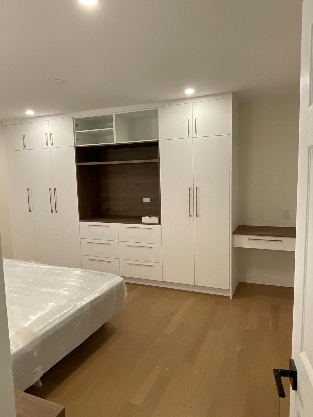 Full house renovation by Eco-Nature Construction Inc.