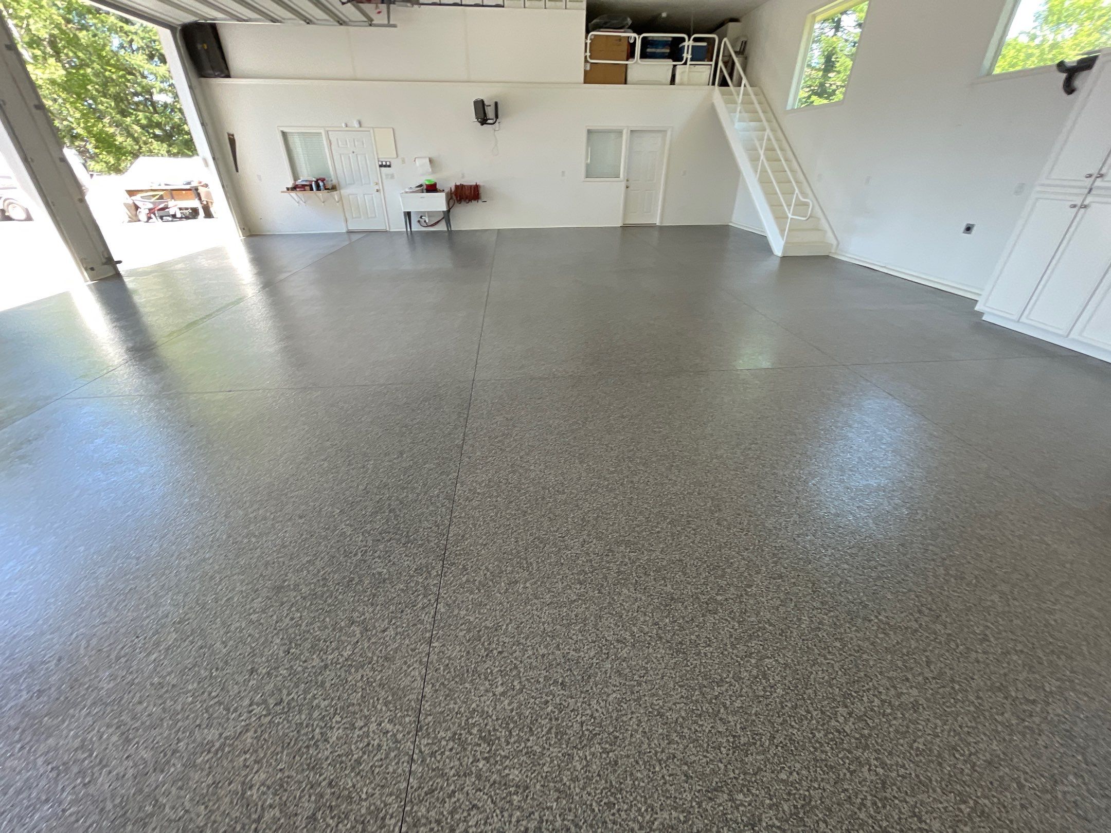 Garage Transformation using Echo 1/4" Chip by Croc Coatings, LLC