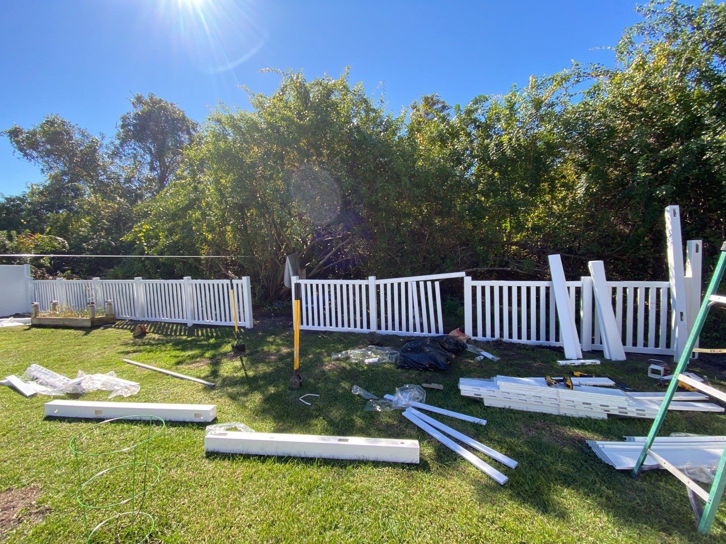 Ruskin, FL 6 ft. Tall White Vinyl Privacy with 4 ft. Picket Fence by Asap fence and gates, LLC