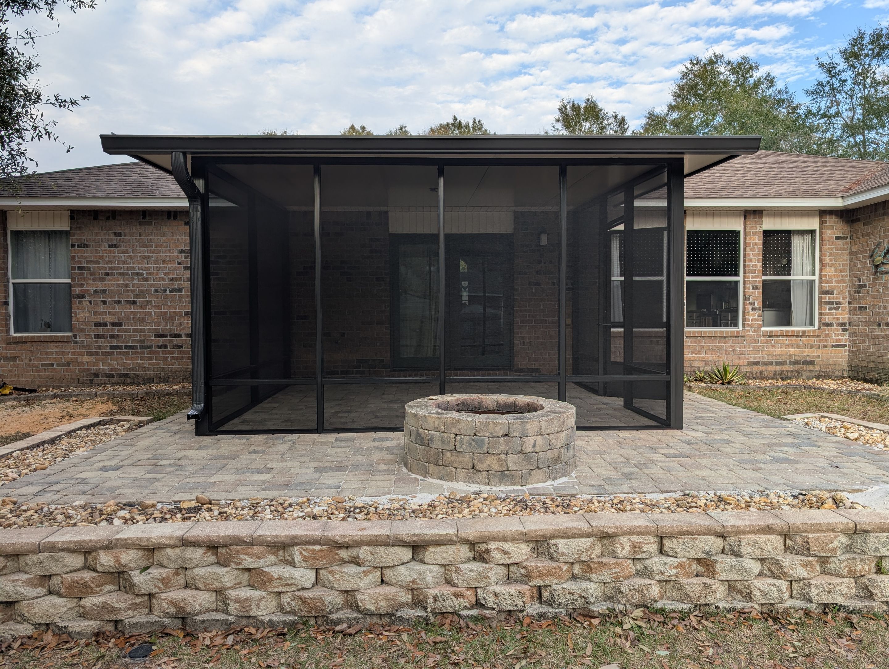 Screen Room using Colorbeam in Freeport by Titan Sunrooms