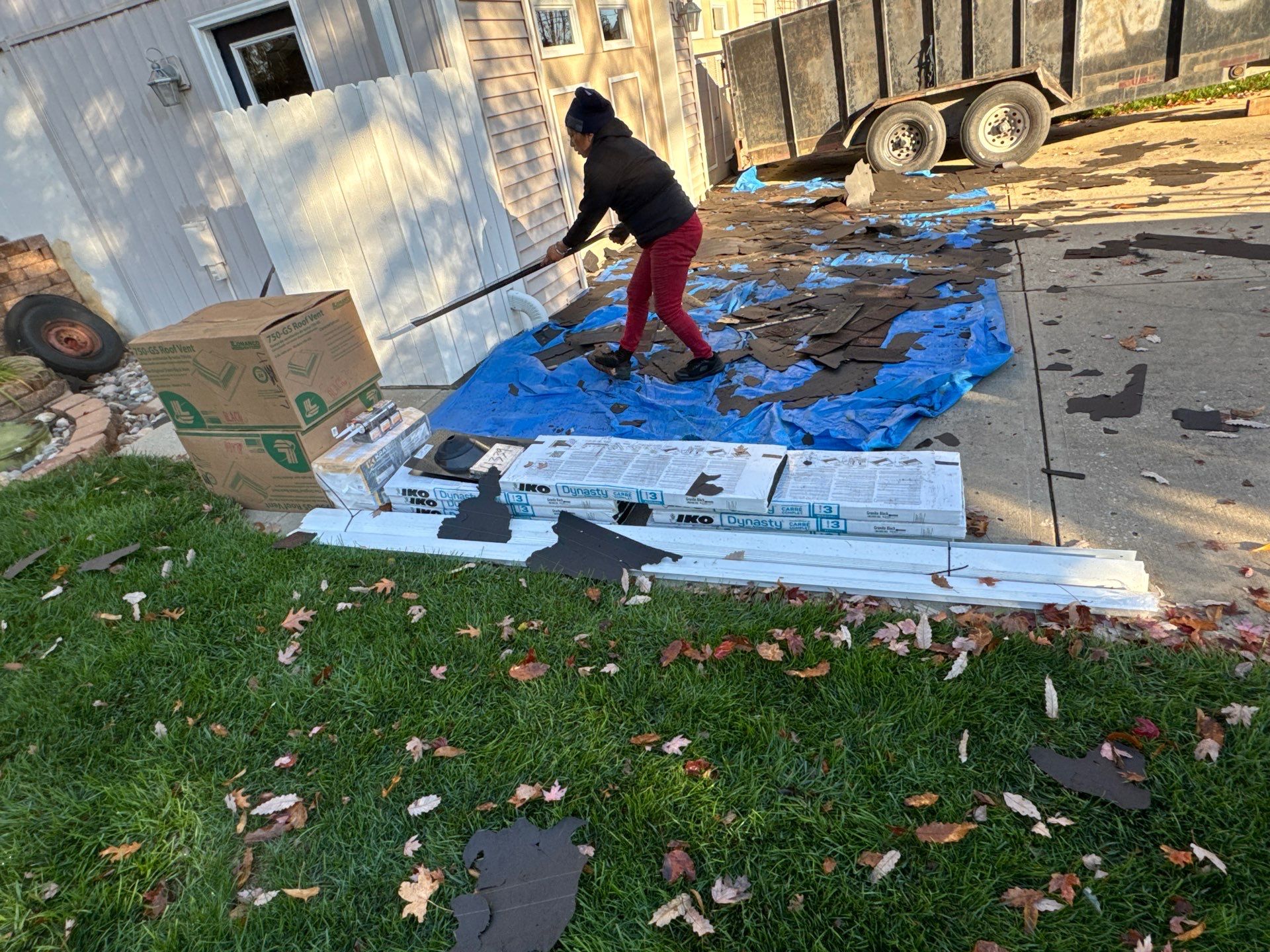 Had a storm and now a new roof! by EEC  Windows, Siding & Roofing 