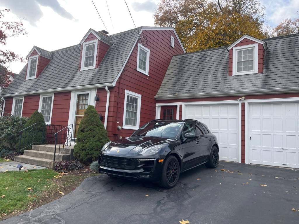 Show stopping shingles professionally and efficiently installed by DiGiorgi Roofing & Siding INC by DiGiorgi Roofing and Siding Inc