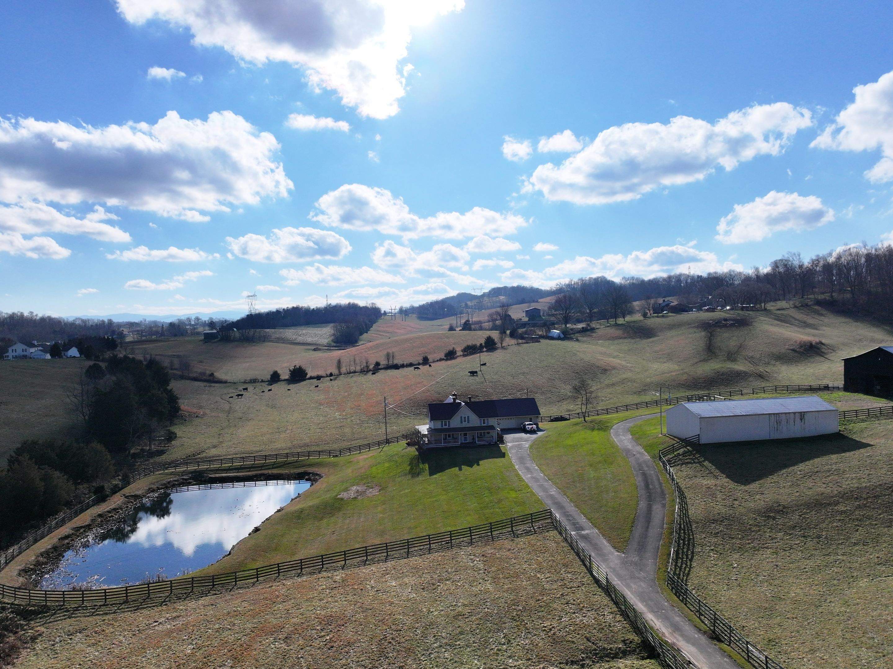 Caruthers Residence by Omnia Roofing