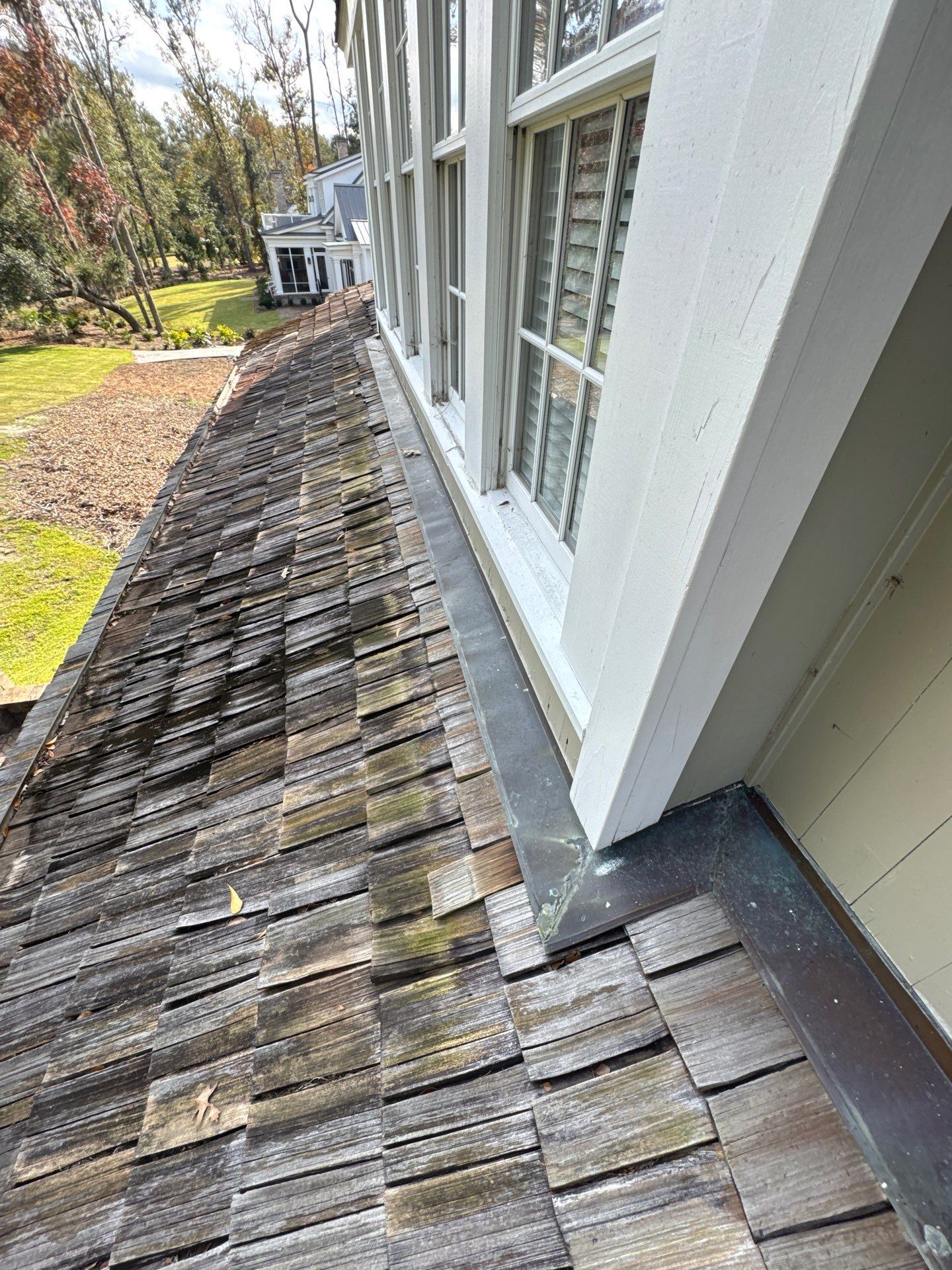 A Ford Plantation Classic by A Good Roofer Near Me 