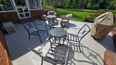 Patio in Pumice with Obsidian Border