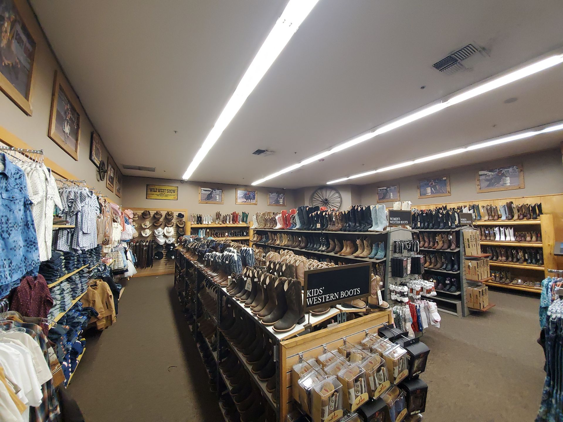 Boot Barn 0089 Bend  OR by Solis