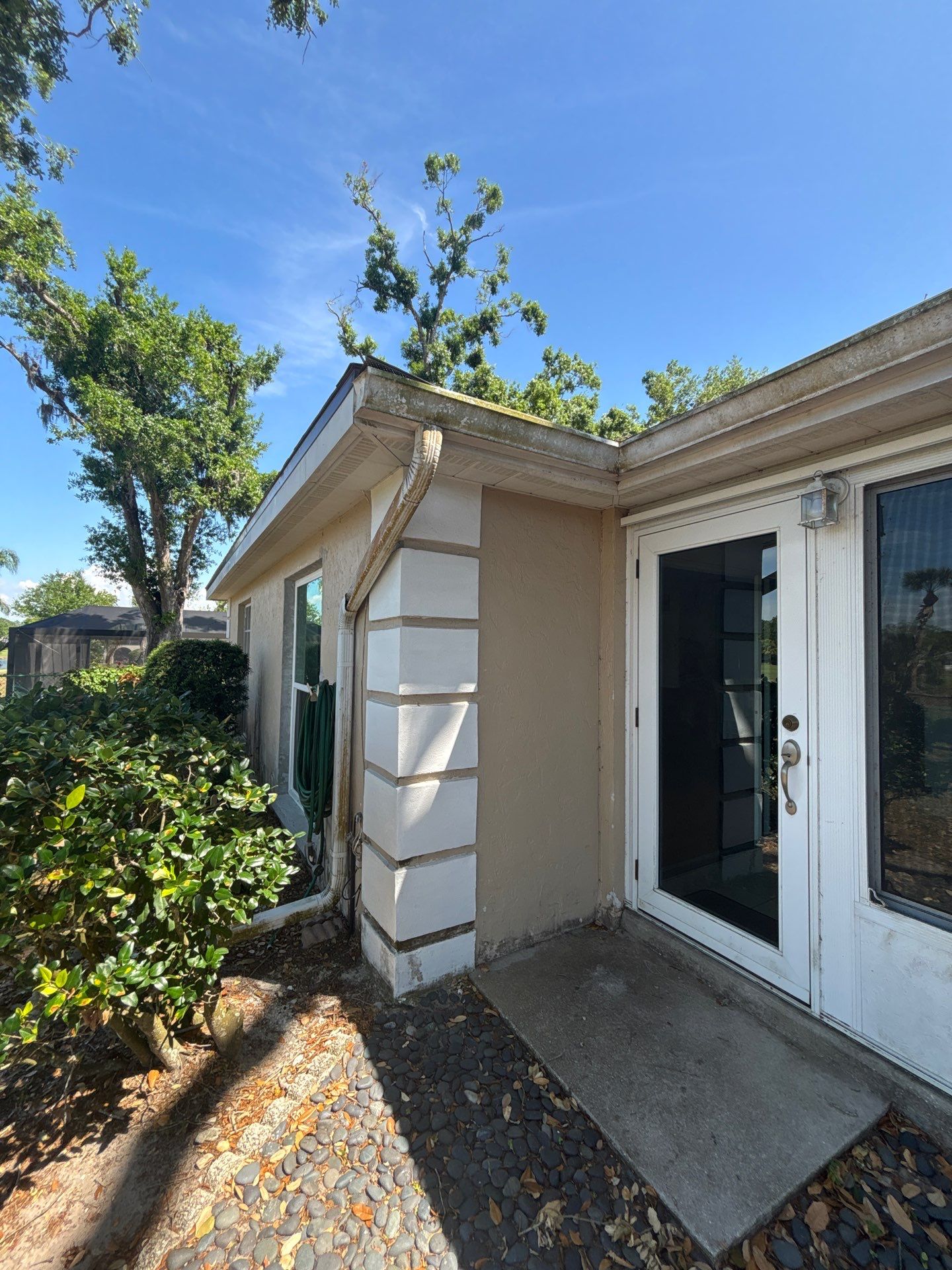 Aluminum Seamless Gutters in Sarasota FL by Gutter Professors