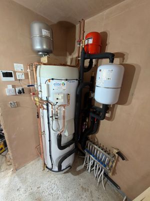 π‘ Ideal HP290 Heat Pump Installation for a Self-Build Project in Beverley β Designed by Elite, Delivered Alongside the Customer