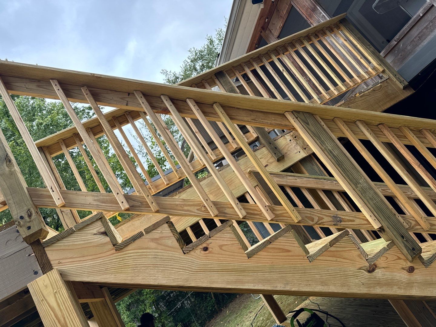 Windsor Blvd - Deck Installation by Pillar and Pine