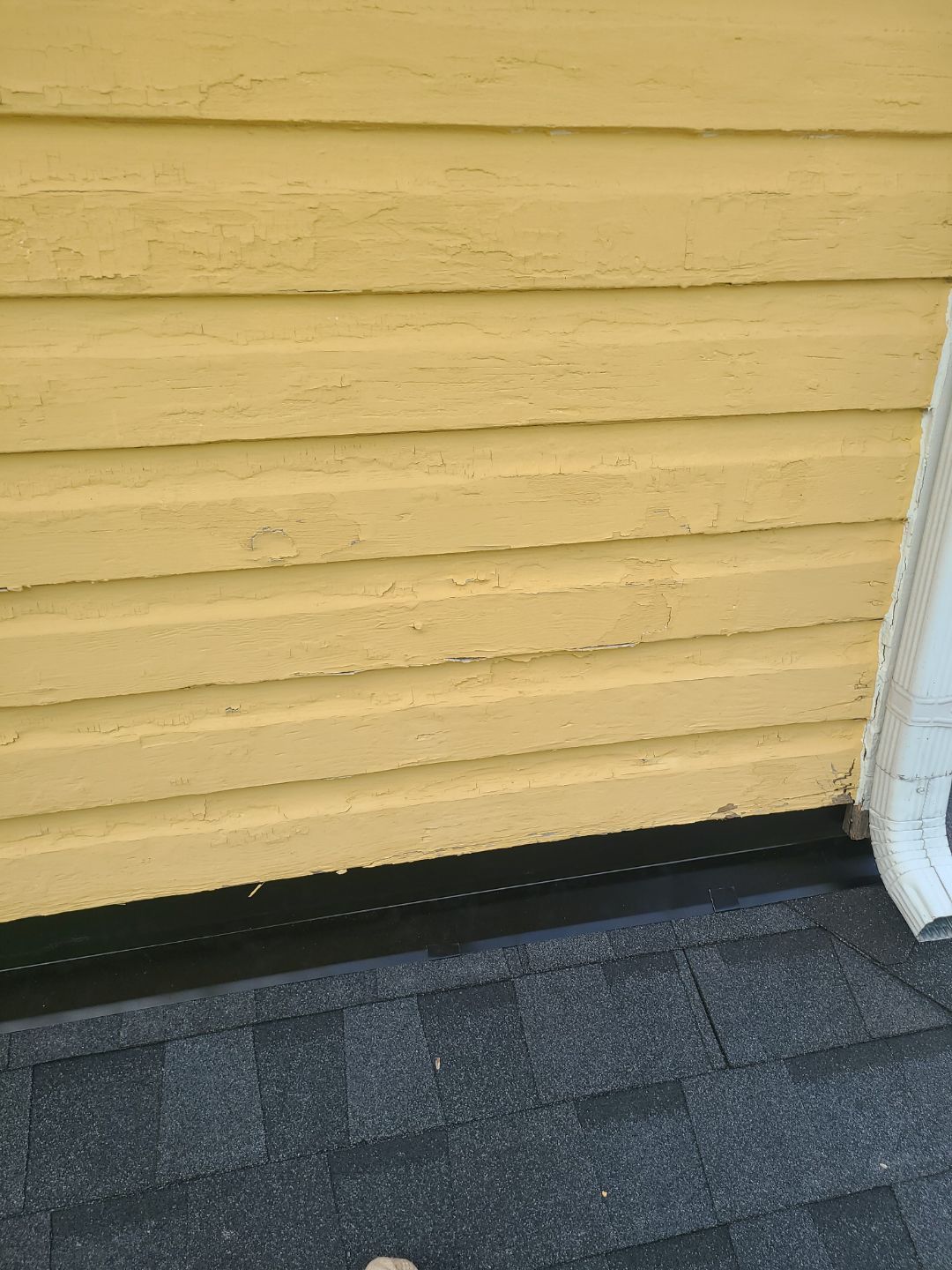 Arlington: CertainTeed Landmark Designer Shingles in Moire Black by RM Banning, Inc.