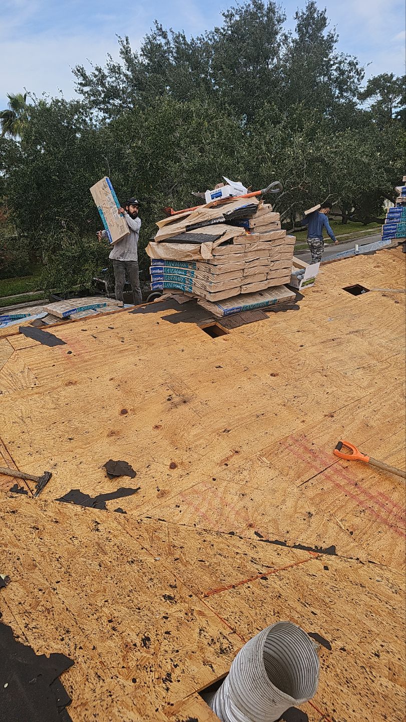 Residential Roofing Installation using Certainteed Landmark Moire Black by Galvan Roofing and Construction