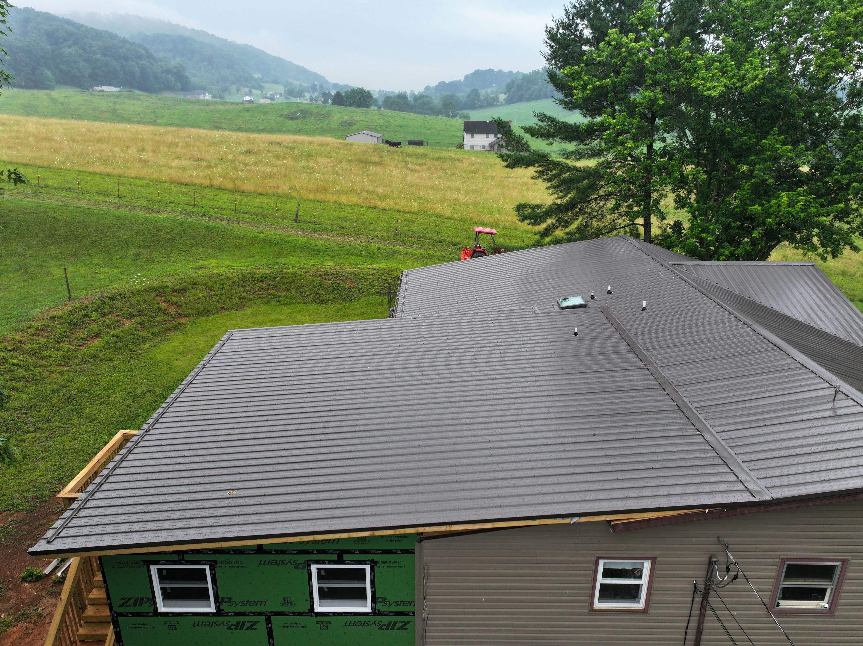 Miller Residence by Omnia Roofing