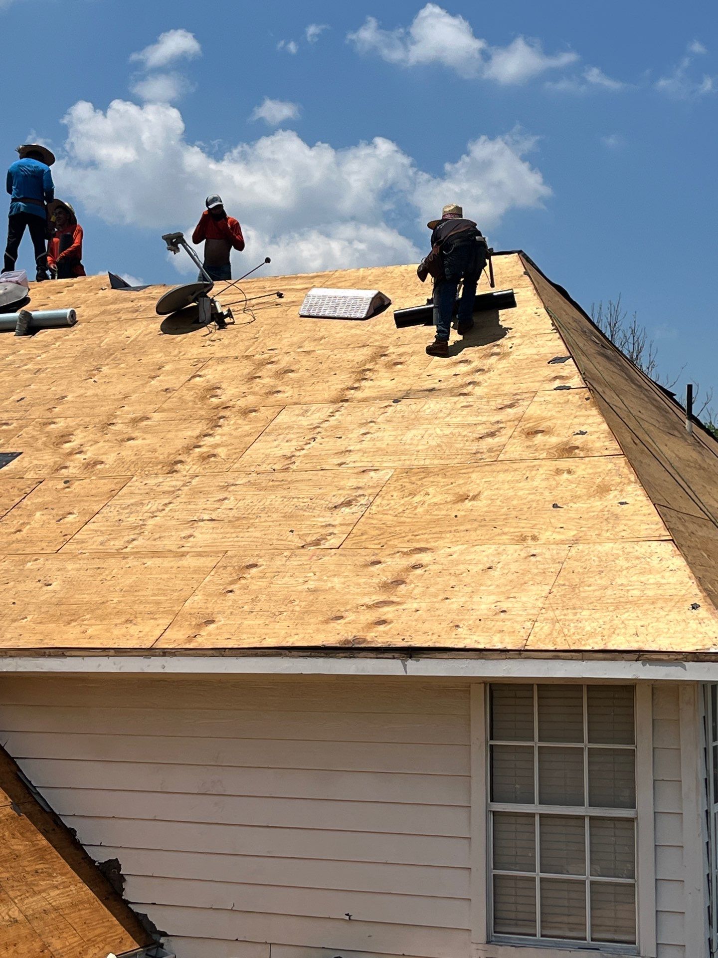 Residential Roofing Installation using Owen's Corning Duration (Lifetime) Shingles by Roof Repair Company