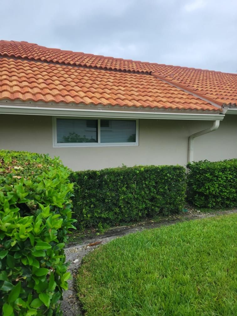 Cameo Gutters using 6 Inch Seamless Gutters in Sarasota FL by Gutter Professors