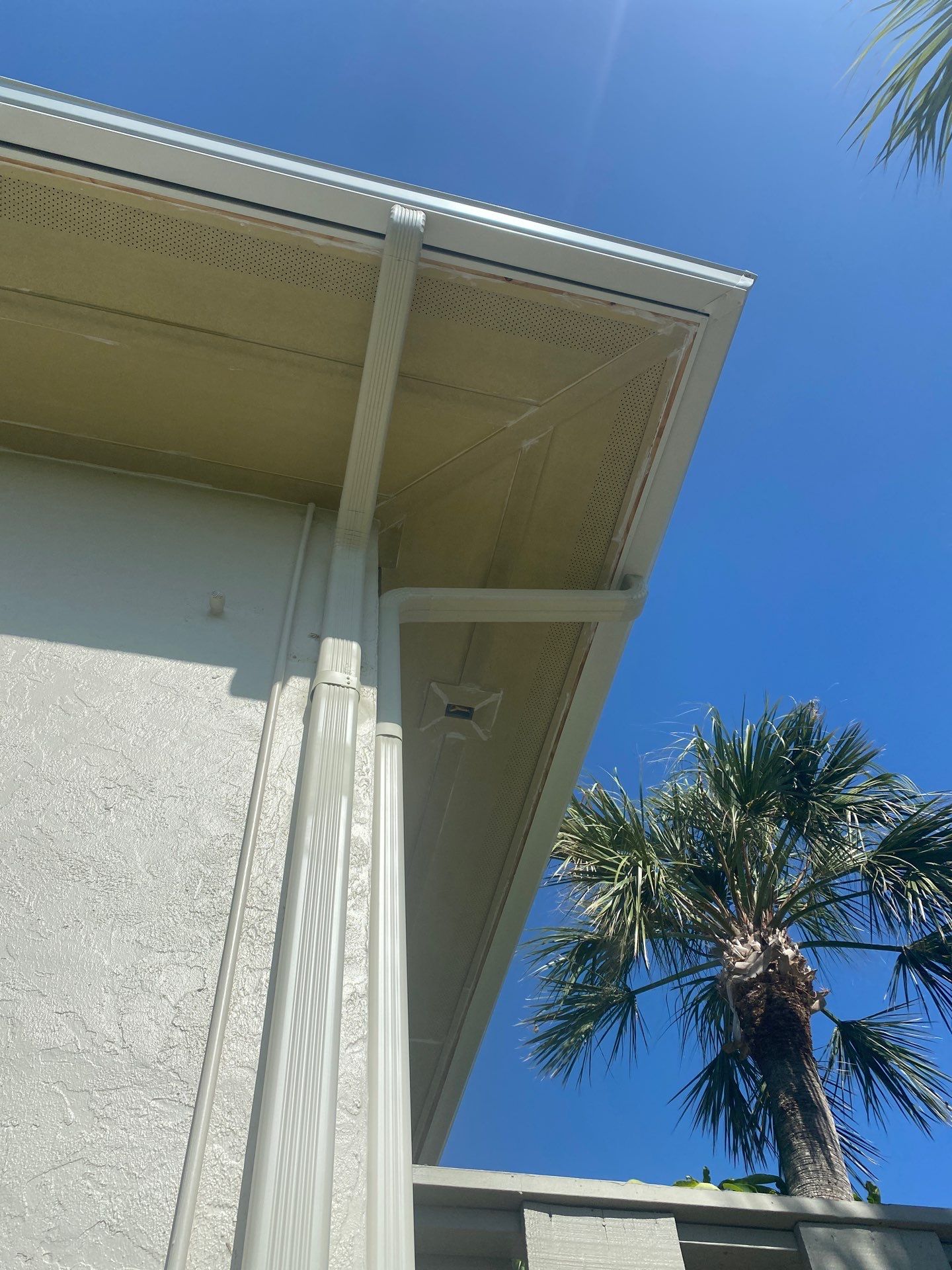 Commercial Gutter Systems for Businesses in Holmes Beach FL by Gutter Professors