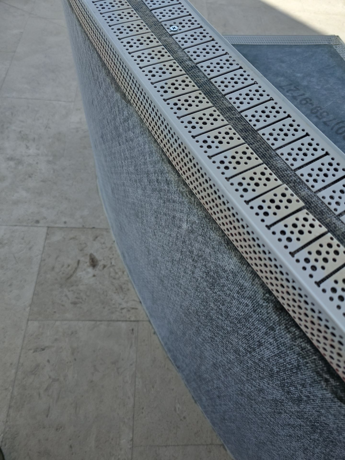 Microtopping over Furniture by Seamless Surfaces