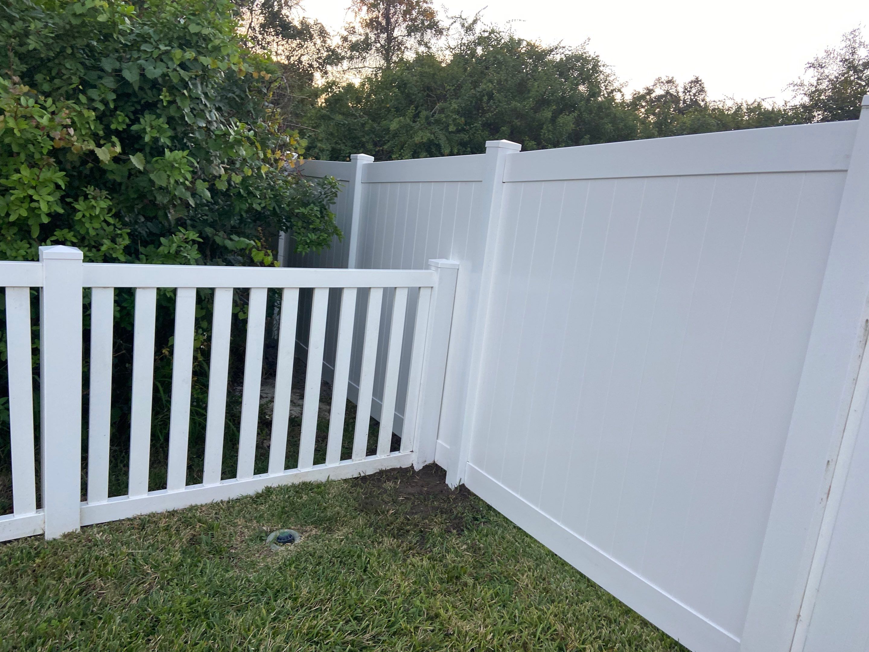 Ruskin, FL 6 ft. Tall White Vinyl Privacy with 4 ft. Picket Fence by Asap fence and gates, LLC