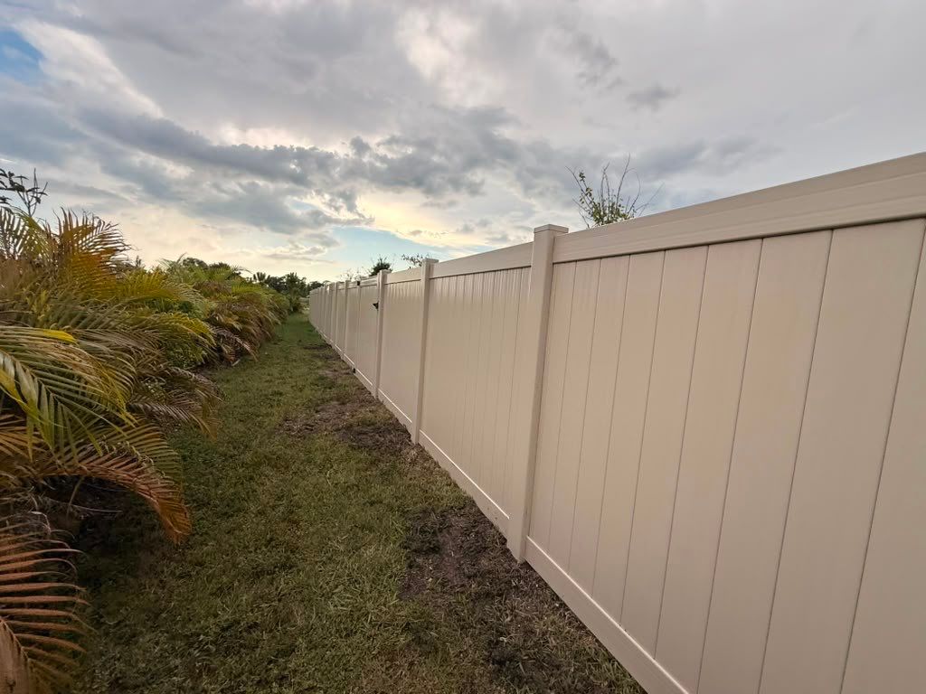 Tan Vinyl Privacy Fence Installation for Sarasota Home by True Fence LLC