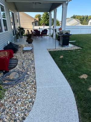 Creekbed Garage & Patio Bloomington
